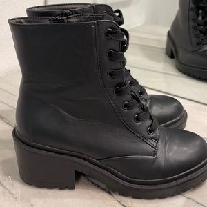 Combat boots